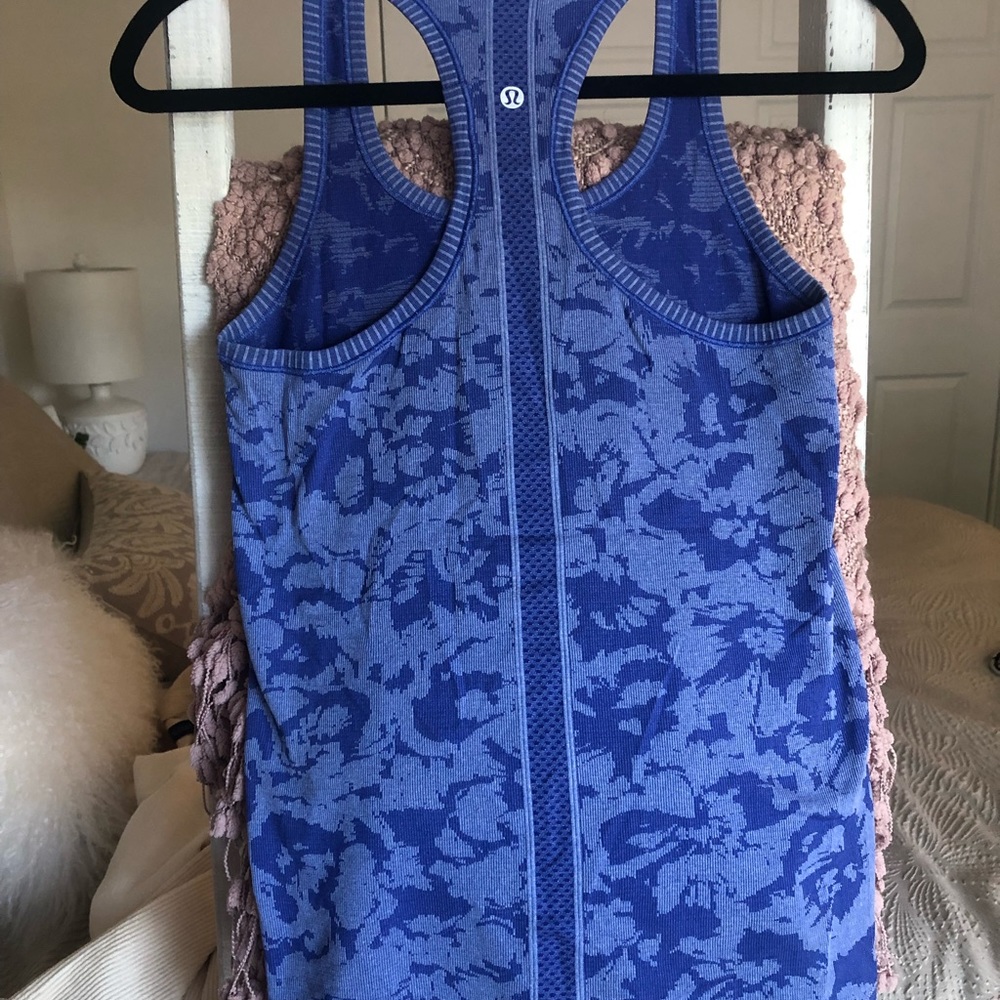 Lululemon tank top